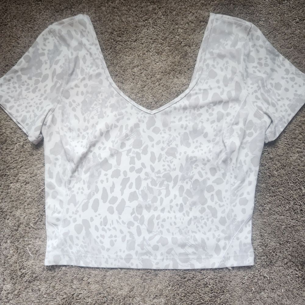 LuluLemon Align tee Size 6